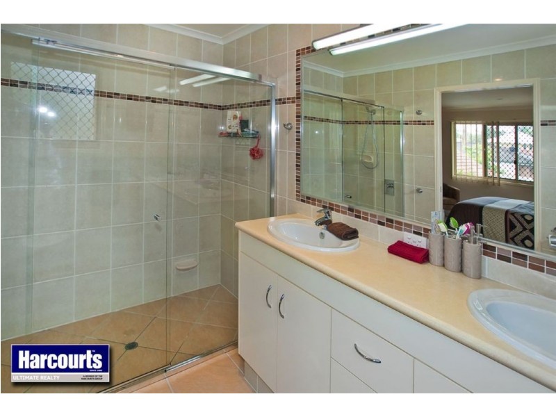 8 Brennan Road, Scarborough QLD 4020