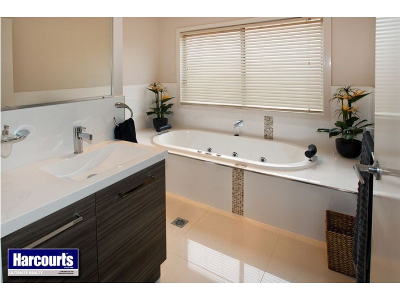 23 Michel Road, Scarborough QLD 4020