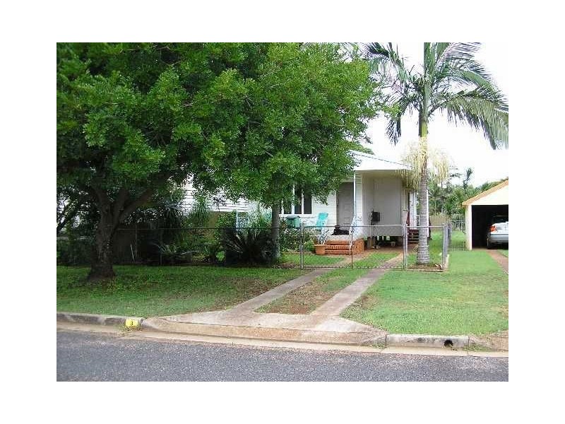 3 Frank Street, Scarborough QLD 4020