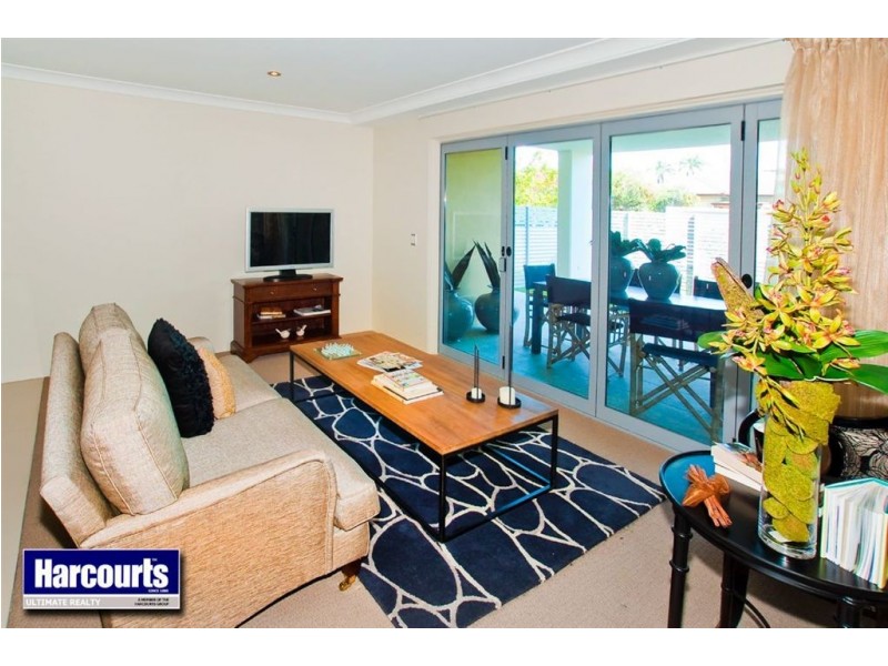 10 Georgina Street, Woody Point QLD 4019