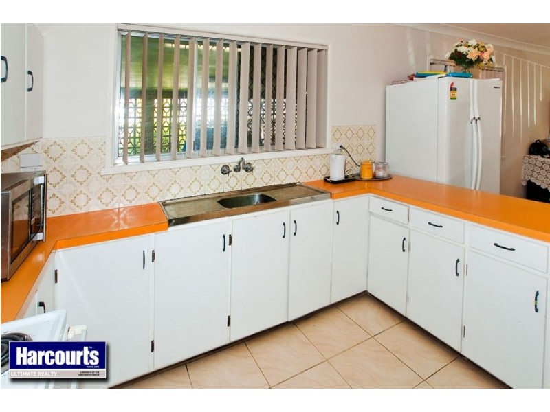 8 Amanda Street, Scarborough QLD 4020