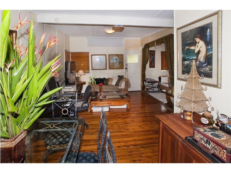 18 Tainton Street, Clontarf QLD 4019