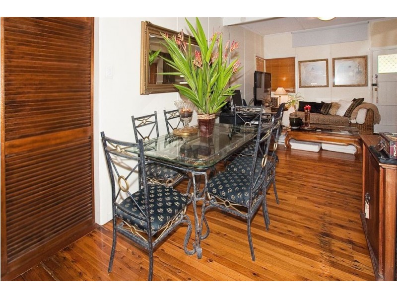 18 Tainton Street, Clontarf QLD 4019