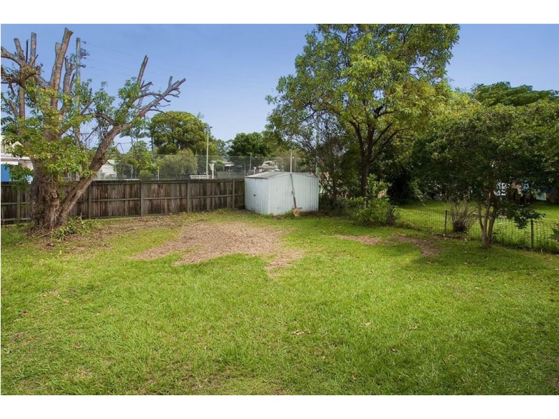 18 Tainton Street, Clontarf QLD 4019