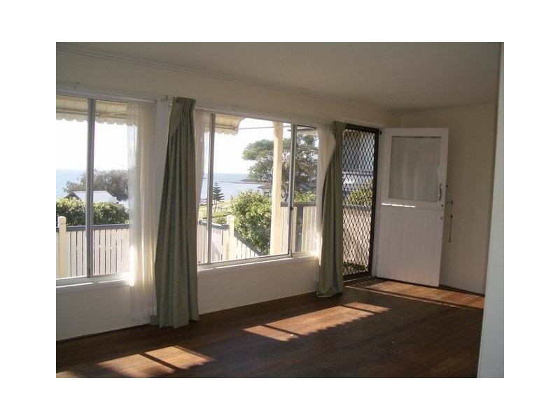 87 Flinders Parade, Scarborough QLD 4020