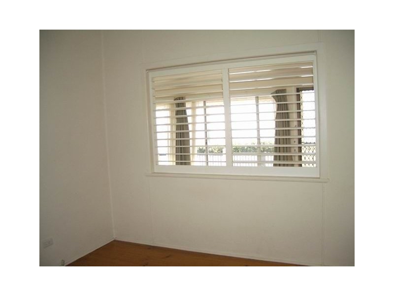 87 Flinders Parade, Scarborough QLD 4020