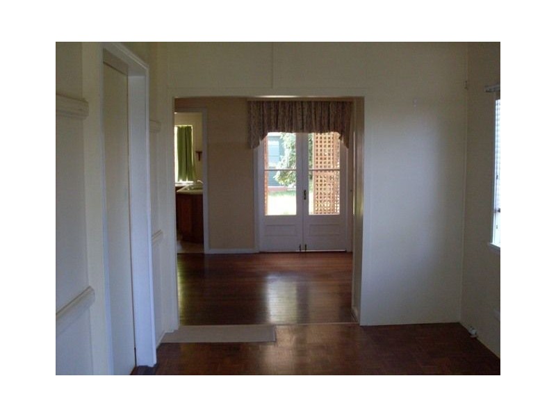 87 Flinders Parade, Scarborough QLD 4020