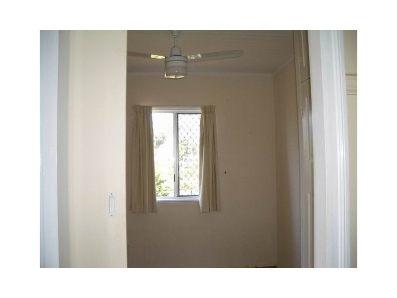 87 Flinders Parade, Scarborough QLD 4020