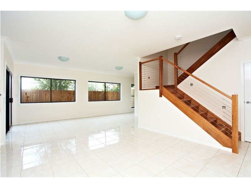 2/64 Georgina Street, Woody Point QLD 4019