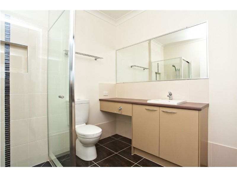 2/64 Georgina Street, Woody Point QLD 4019