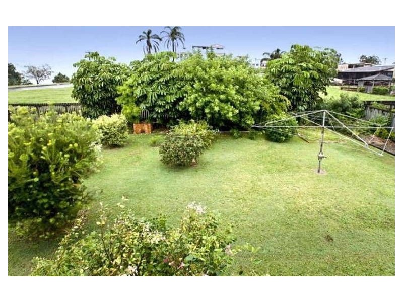 1 Georgina Street, Woody Point QLD 4019