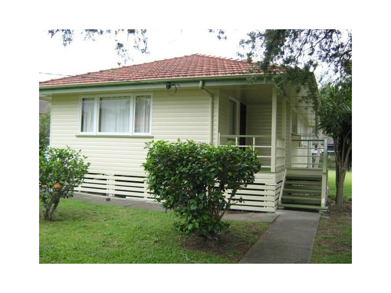 24 Highland Street, Redcliffe QLD 4020