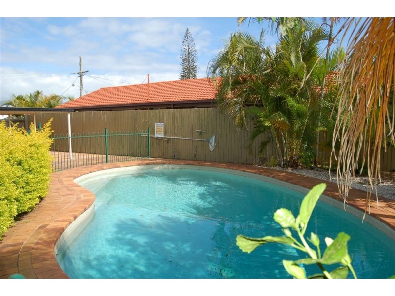 12 La Salle Drive, Newport QLD 4020