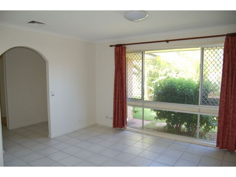 12 La Salle Drive, Newport QLD 4020