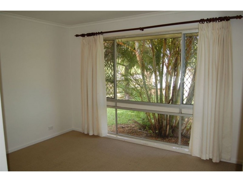 12 La Salle Drive, Newport QLD 4020