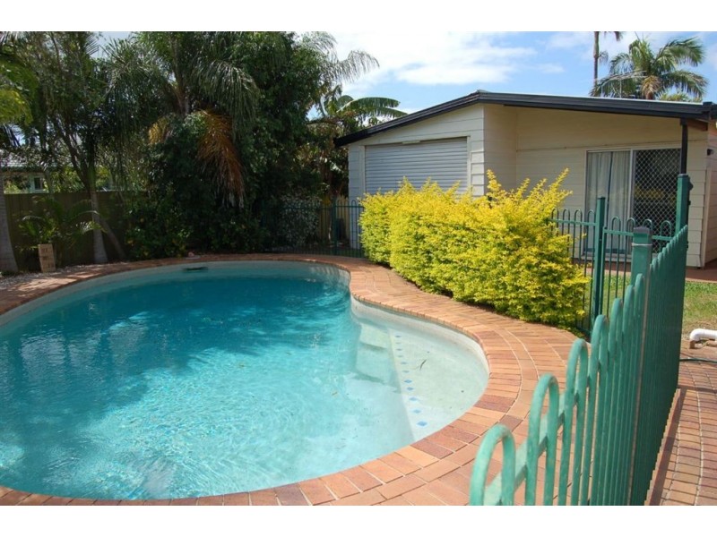 12 La Salle Drive, Newport QLD 4020