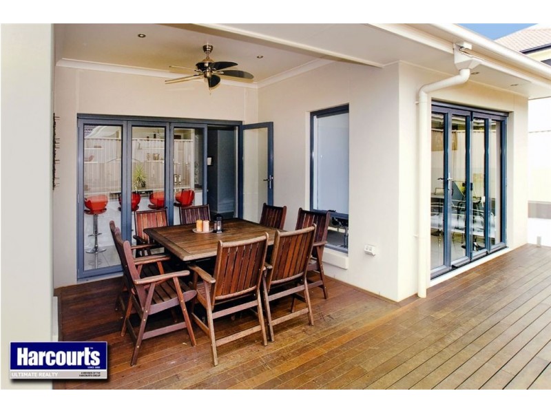 4 Freya Court, Newport QLD 4020
