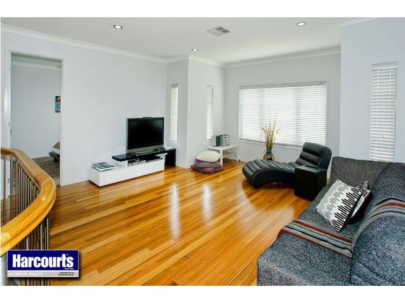 4 Freya Court, Newport QLD 4020