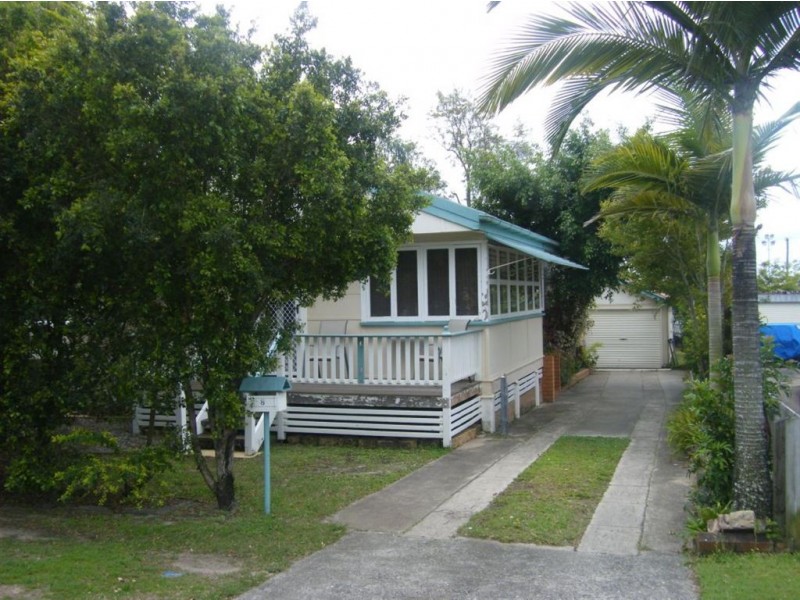 8 Plume Street, Redcliffe QLD 4020