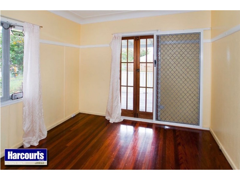 16 Thomas Street, Clontarf QLD 4019