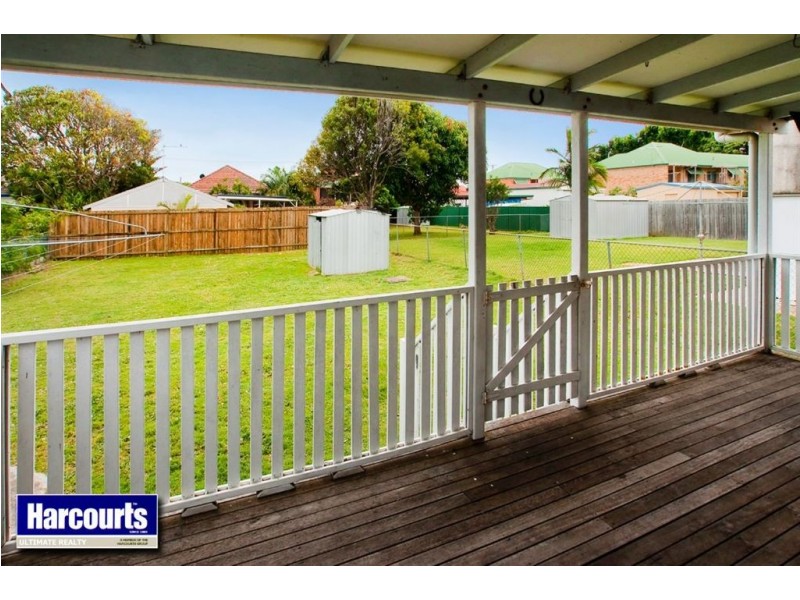 16 Thomas Street, Clontarf QLD 4019