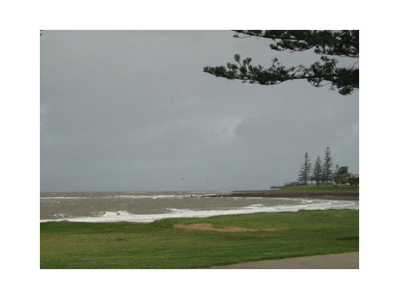 2/4 Warde Street, Scarborough QLD 4020