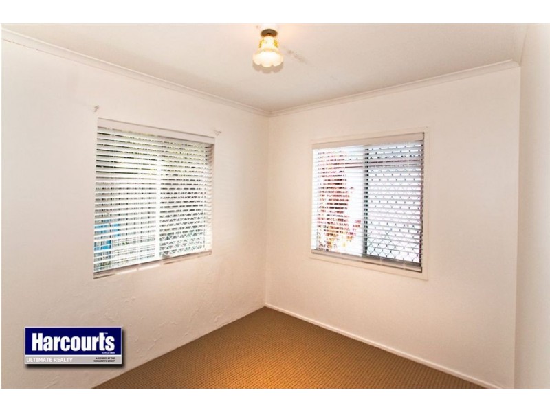 2 & 3/11 Centaur Street, Redcliffe QLD 4020