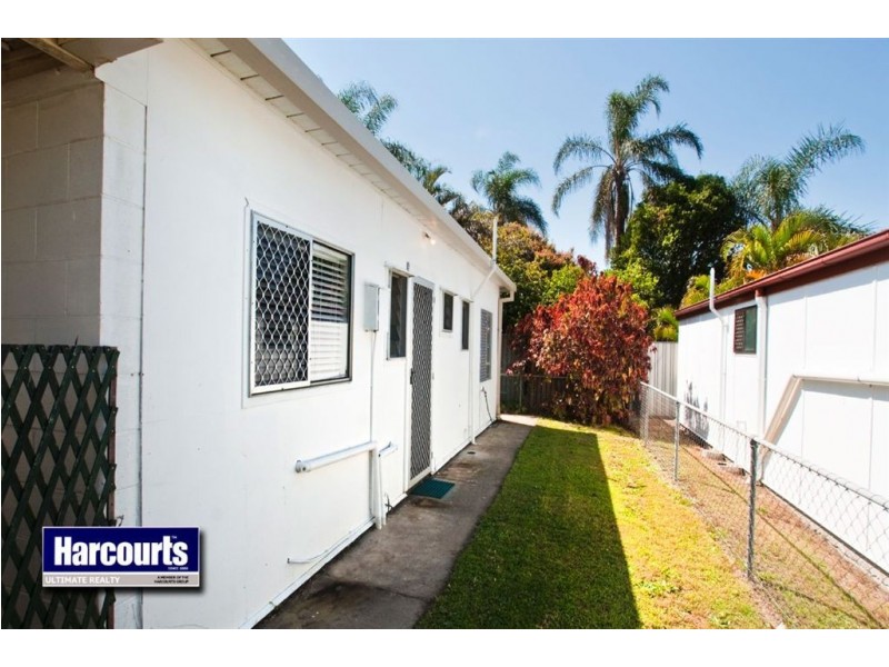 2 & 3/11 Centaur Street, Redcliffe QLD 4020