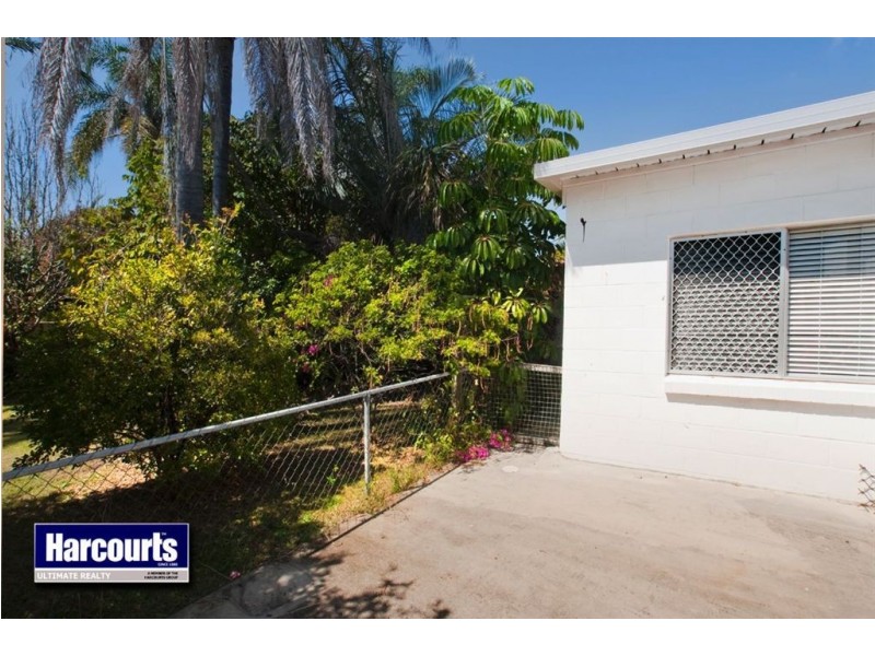 2 & 3/11 Centaur Street, Redcliffe QLD 4020