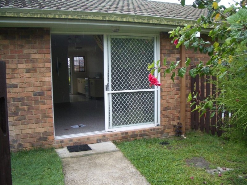 2/95 Kate Street, Woody Point QLD 4019
