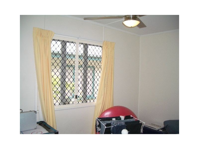 14 Livermore Street, Redcliffe QLD 4020