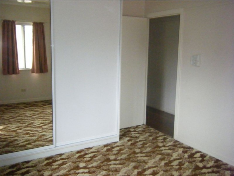 8 Plume Street, Redcliffe QLD 4020