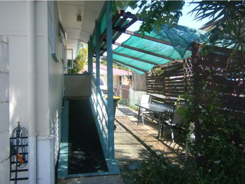 8 Plume Street, Redcliffe QLD 4020