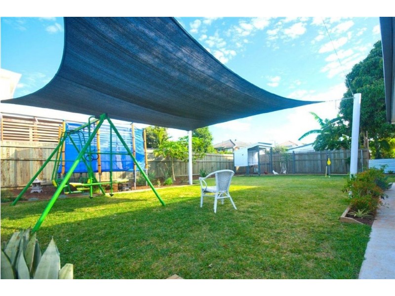 12 Dunns Terrace, Scarborough QLD 4020