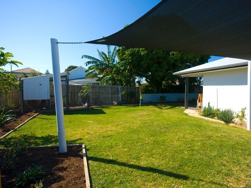 12 Dunns Terrace, Scarborough QLD 4020