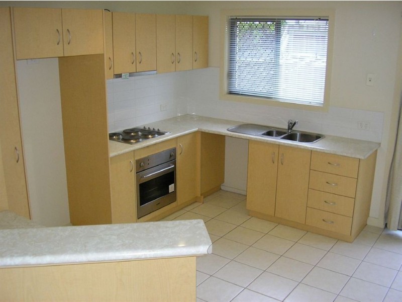 2/8 Langdon Avenue, Margate QLD 4019