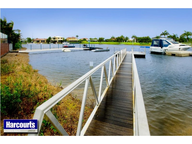 8 Defender Street, Newport QLD 4020