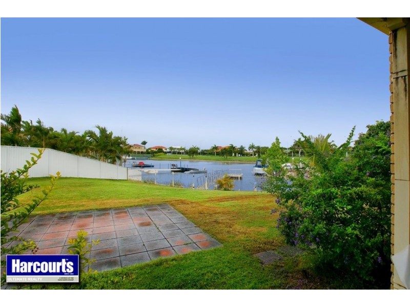 8 Defender Street, Newport QLD 4020