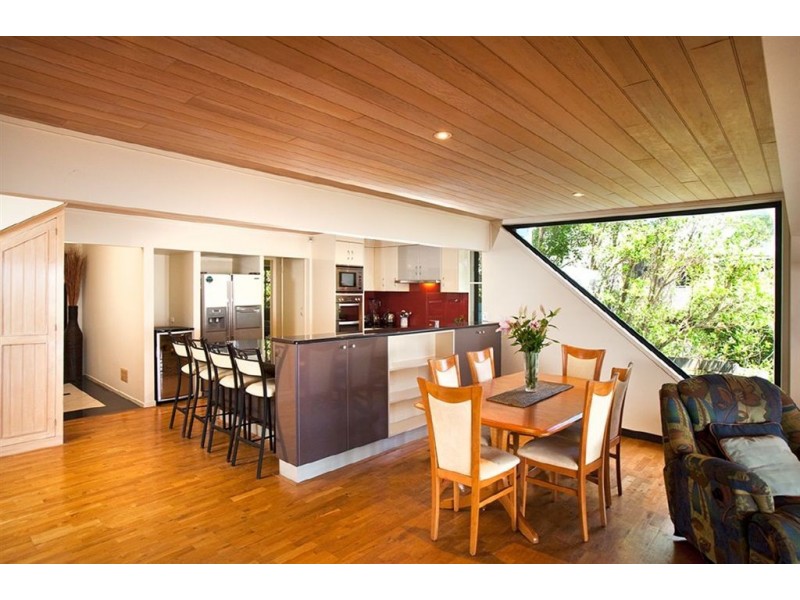 42 Whytecliffe Parade, Woody Point QLD 4019