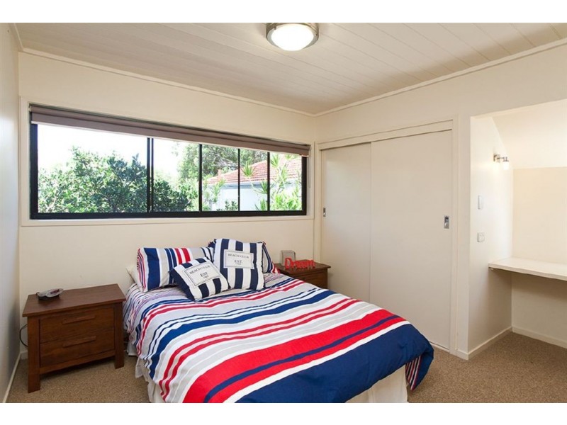 42 Whytecliffe Parade, Woody Point QLD 4019