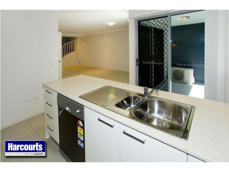 6/8 Griffith Road, Scarborough QLD 4020