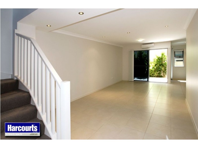 6/8 Griffith Road, Scarborough QLD 4020