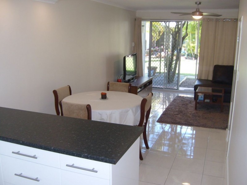 5/2a Moffat Street, Scarborough QLD 4020