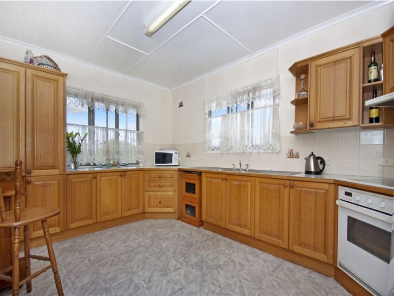 3 Rotary Crescent, Redcliffe QLD 4020