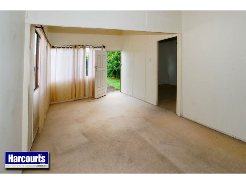 33 James Street, Scarborough QLD 4020