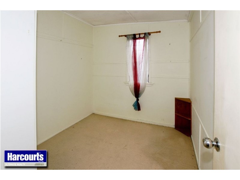 33 James Street, Scarborough QLD 4020