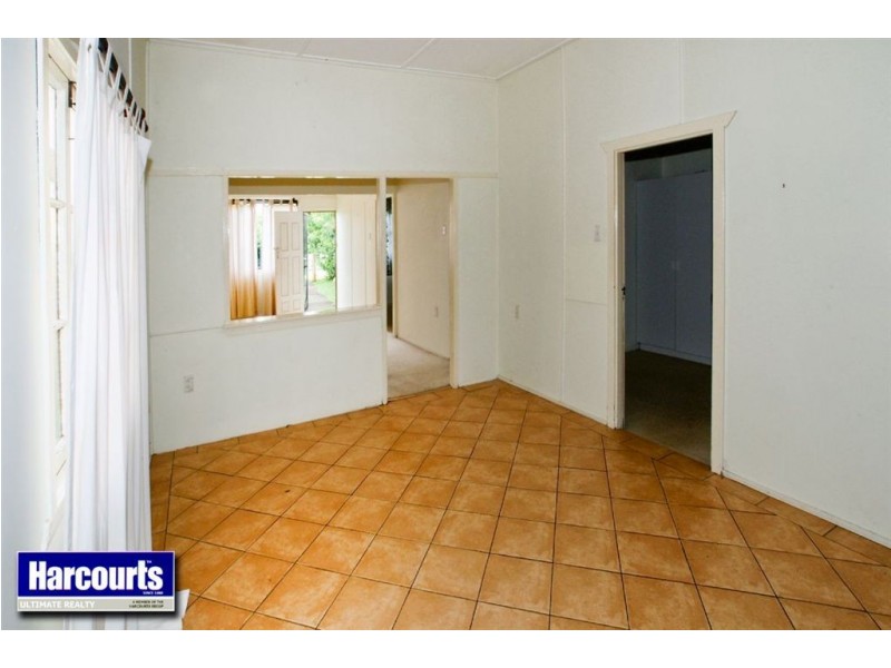 33 James Street, Scarborough QLD 4020