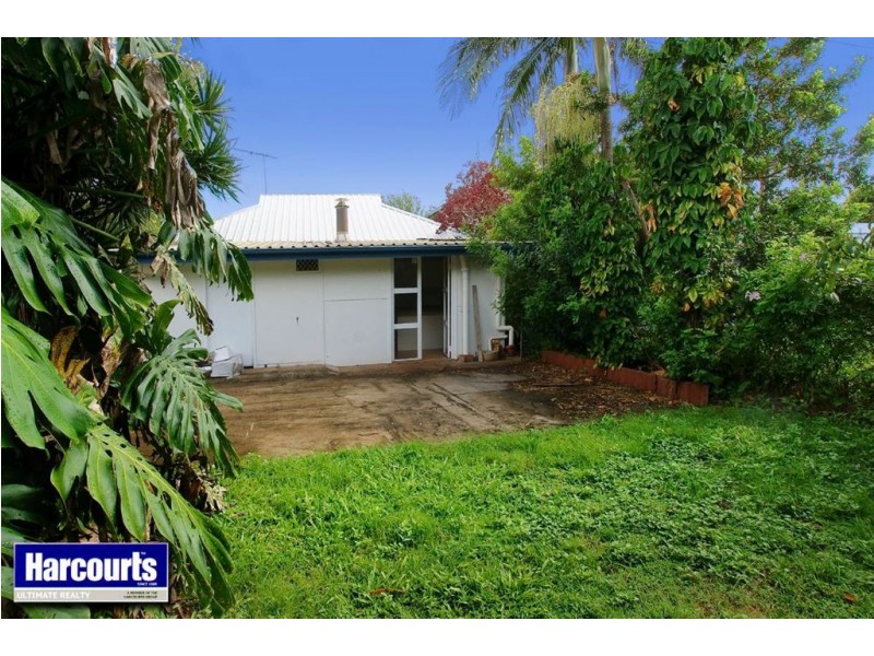 33 James Street, Scarborough QLD 4020