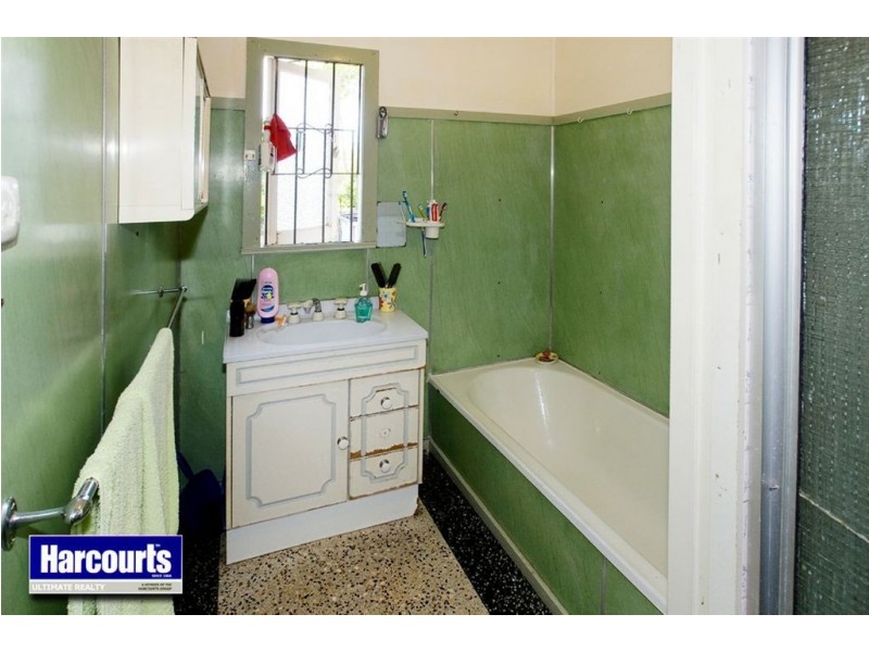 4 Joyce Street, Redcliffe QLD 4020