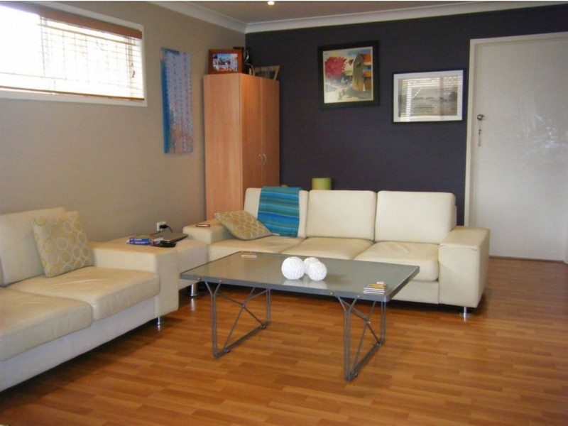 2/14 Dover Road, Redcliffe QLD 4020